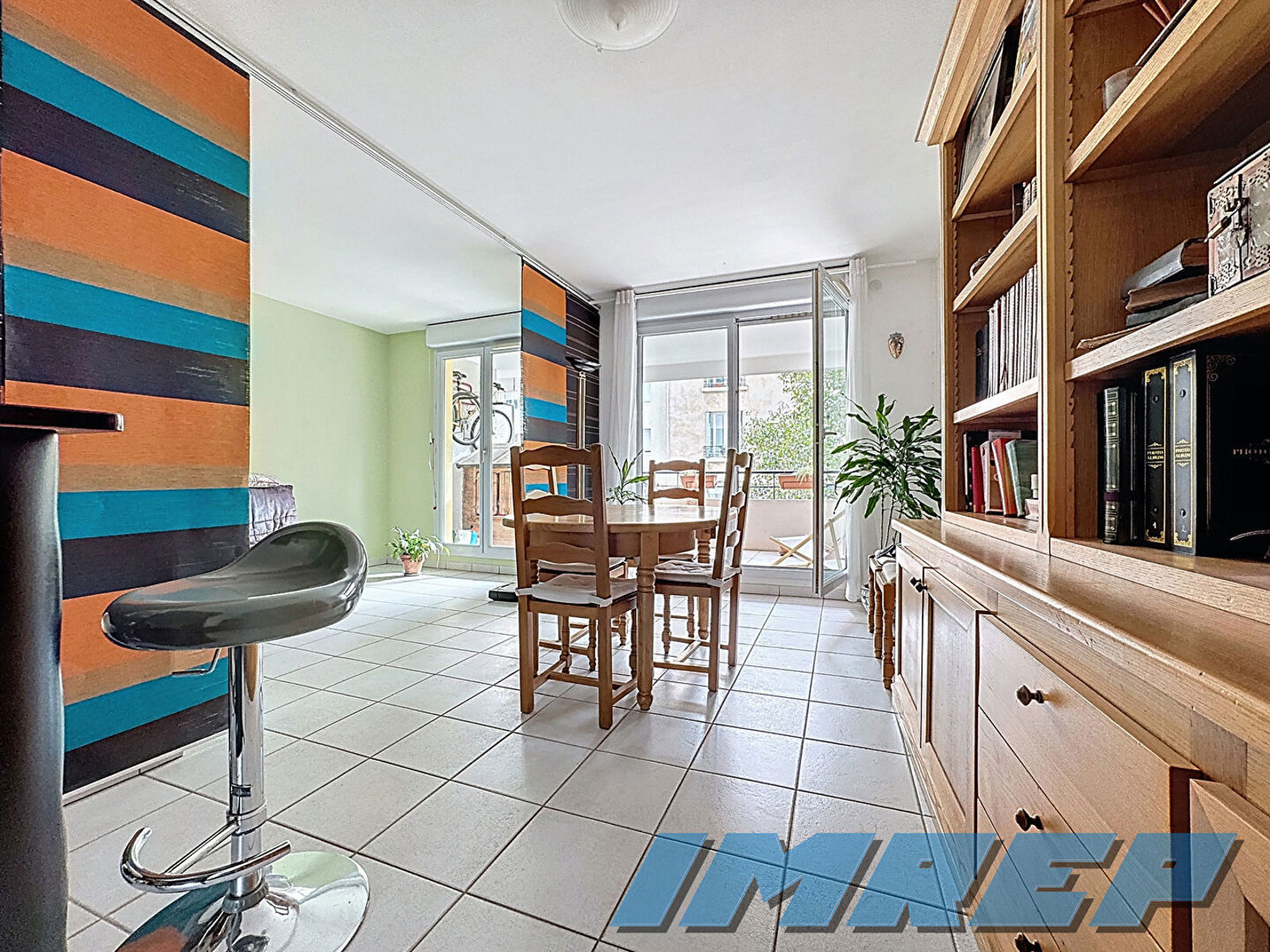 1064-Exclusivité : Grand appartement T4 - 90m2 traversant avec terras - 2