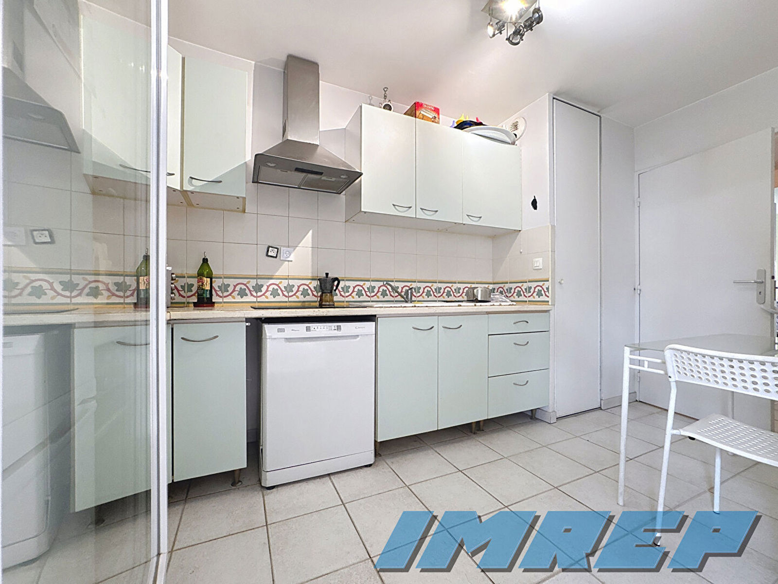 1064-Exclusivité : Grand appartement T4 - 90m2 traversant avec terras - 10