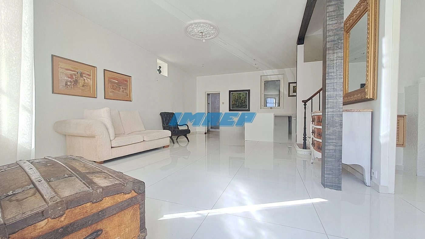 1037-Charmante maison de ville Type 5 - 13009 MARSEILLE réf : 1037