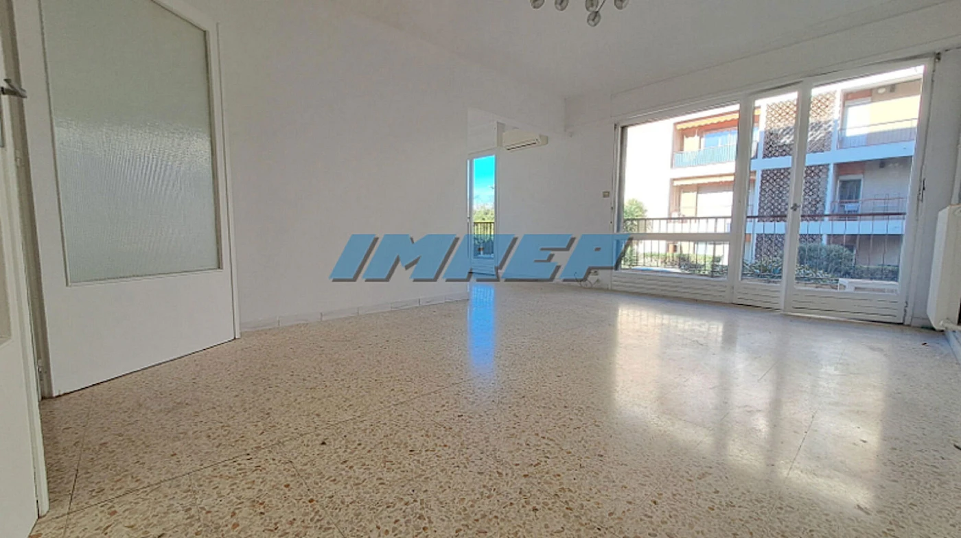 791-Grand T3/4 lumineux balcon cave et parking - 13010 MARSEILLE