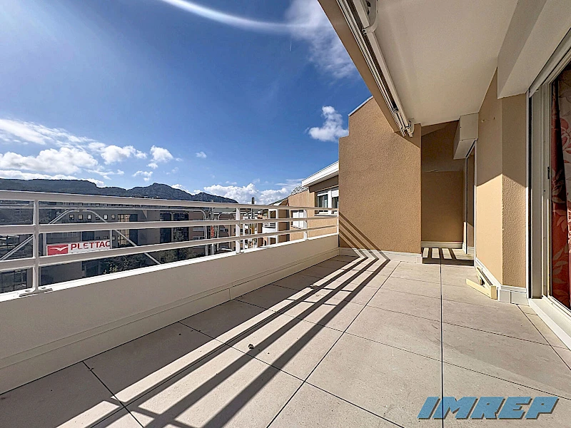 1038-13008 ST ANNE  BONNEVEINE dernier étage type 3 de  95 m2 TERRASS