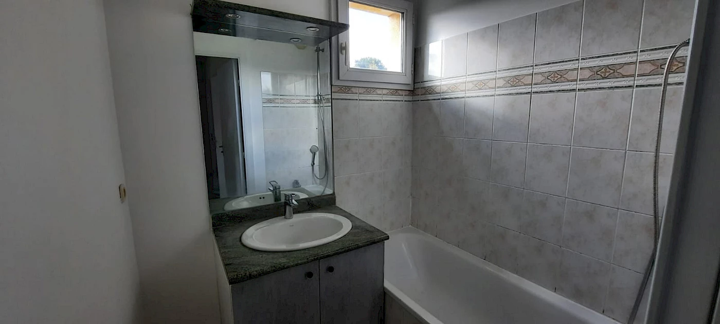 1029-13009  LE VALLON DE TOULOUSE 3 PIECES  RECENT AVEC PARKING