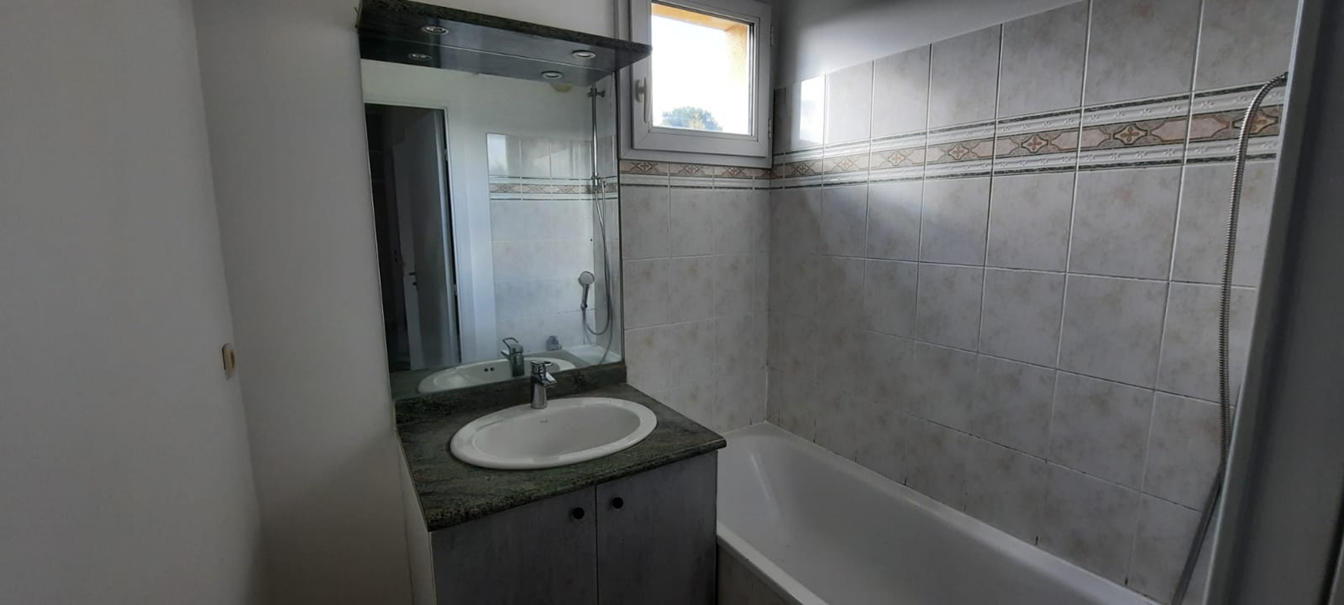 1029-13009  LE VALLON DE TOULOUSE 3 PIECES  RECENT AVEC PARKING - 7