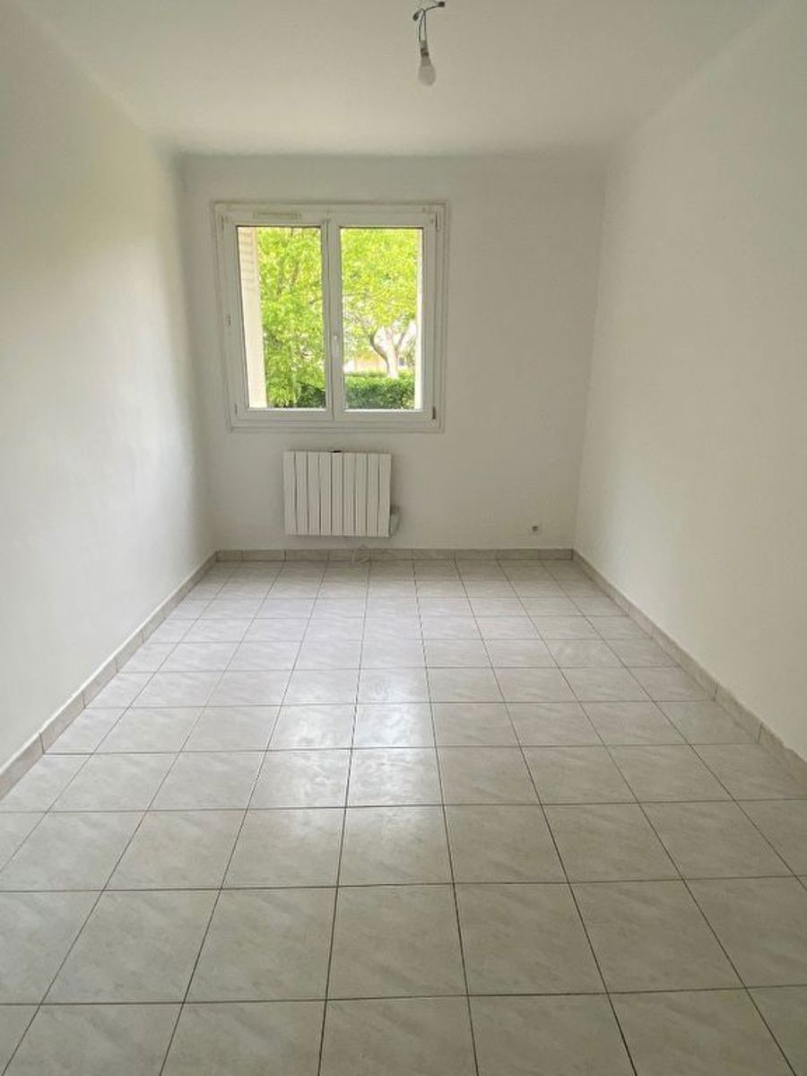 10933-Appartement 3 pièces - Ste Marguerite - 13009 - 12