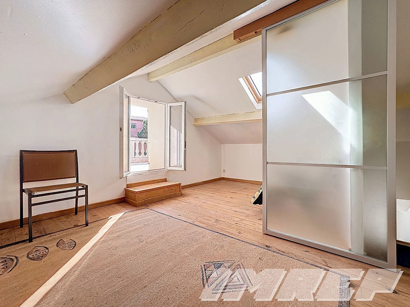 837-Jolie maison bien placée au calme avec studio ind.